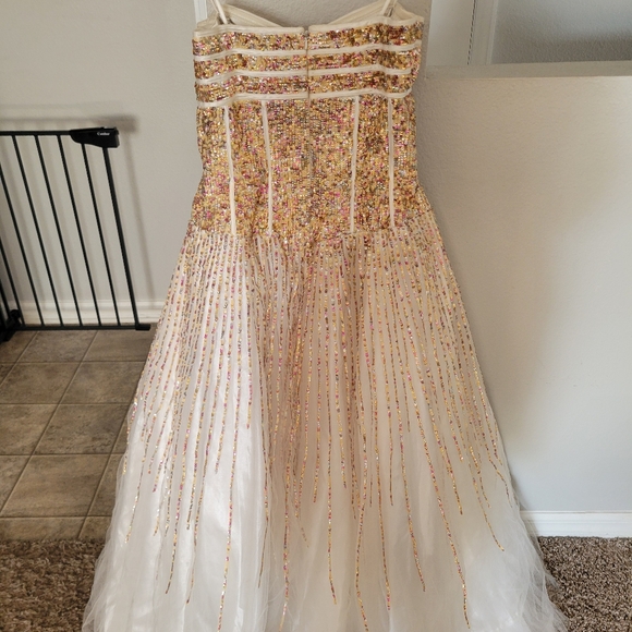 Dress - Picture 2 of 2